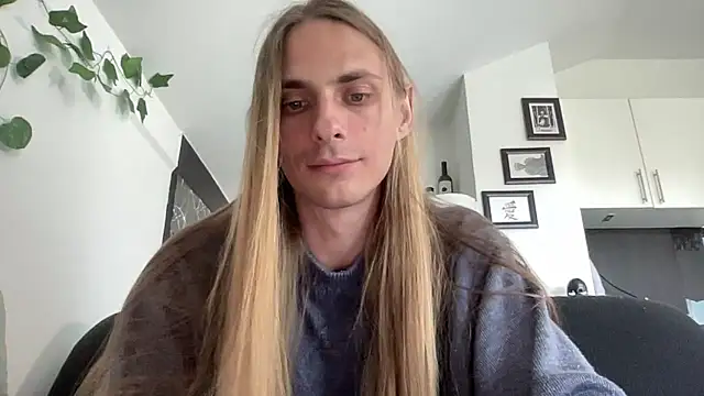 Snapshot of mi_chyort chatting on 04.25.26 mi chyort online show from 04.25.26