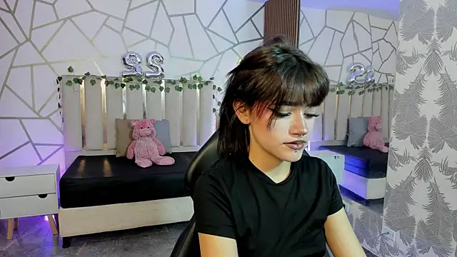 Snapshot of Cloee_tay1 chatting on 05.27.26 Cloee tay1 online show from 05.27.26