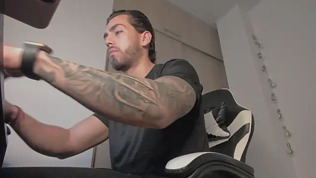 Axel  Blaze online show from 04.23.26