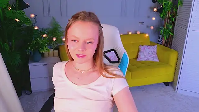 Sophie Peach  online show from 05.26.26