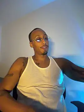 Snapshot of bruno_west chatting on 05.28.26 bruno west online show from 05.28.26
