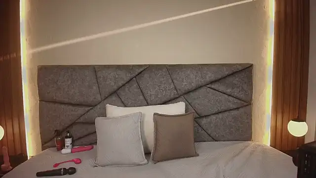 ShayMilleer online show from 06.09.26