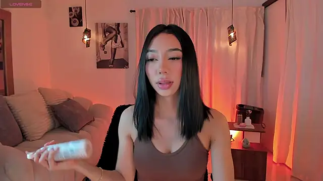 Snapshot of IsabellaLux_ chatting on 07.29.26 IsabellaLux online show from 07.29.26
