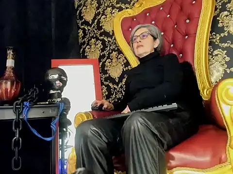 Hades Lyra online show from 03.09.26