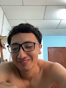 Snapshot of Gonzalogz chatting on 04.24.26 Gonzalogz online show from 04.24.26