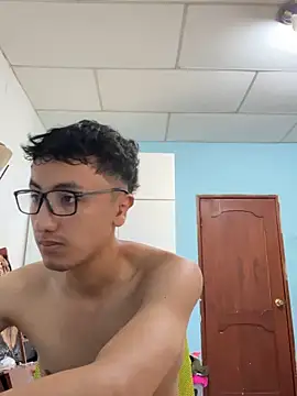 Snapshot of Gonzalogz chatting on 05.01.26 Gonzalogz online show from 05.01.26