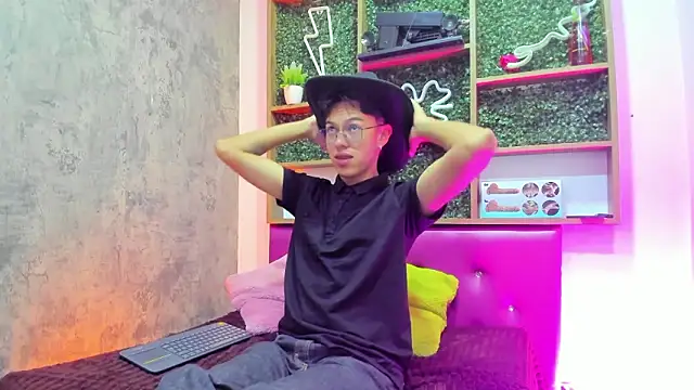 Lian Prince online show from 03.14.26