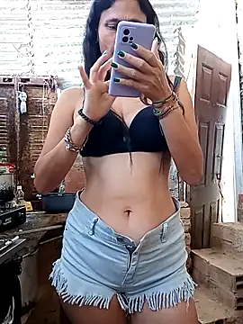 yuliitza4 online show from 04.24.26