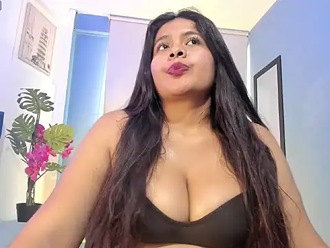 chloecorall online show from 03.03.26