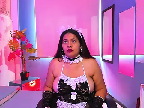 chloecorall online show from 03.13.26