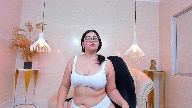 Mia Curvyy online show from 03.16.26