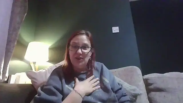 Curvy Clare online show from 03.11.26