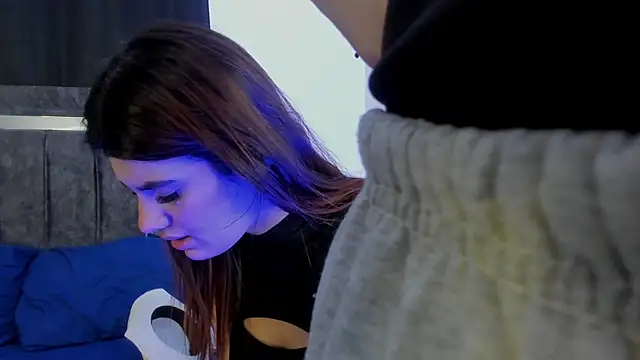 Bella and Mariana online show from 03.05.26