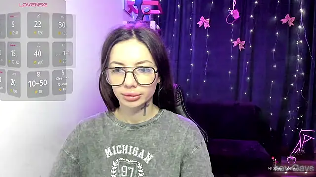 AlisMoonly online show from 03.09.26