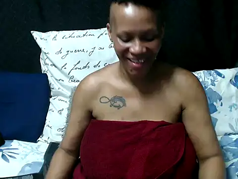 Snapshot of MistressShirleyXXX81 chatting on 03.09.26 MistressShirleyXXX81 online show from 03.09.26