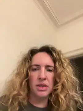 curlyirishgirl online show from 03.02.26