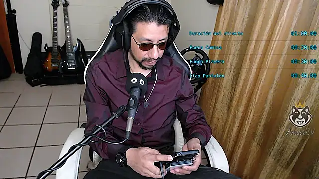 Snapshot of AntuanSV chatting on 03.16.26 AntuanSV online show from 03.16.26