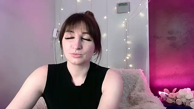 Birdie Kiss online show from 06.12.26