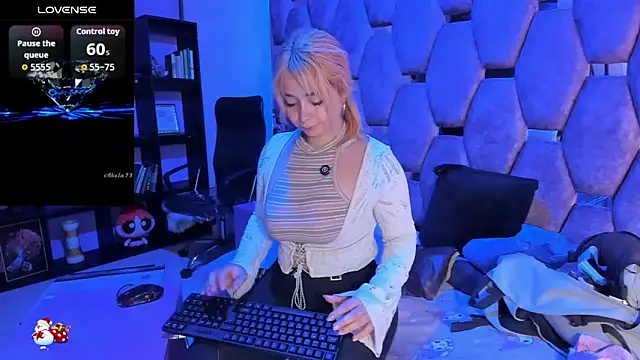 Maky Coss online show from 04.23.26