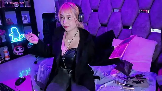 Maky Coss online show from 04.29.26
