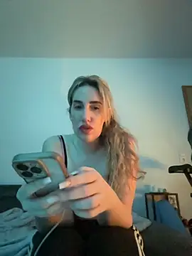 JuliaPrivat online show from 03.04.26