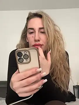 JuliaPrivat online show from 03.06.26