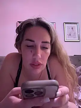 JuliaPrivat online show from 03.08.26