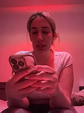 JuliaPrivat online show from 03.12.26