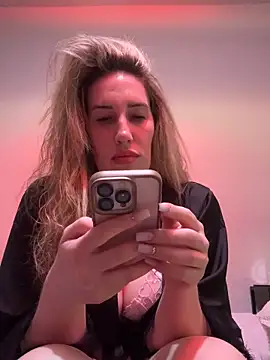 JuliaPrivat online show from 03.13.26