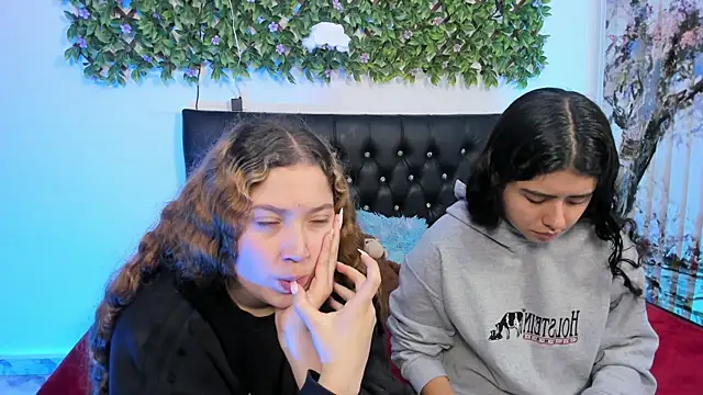valeria and zoe online show from 04.29.26