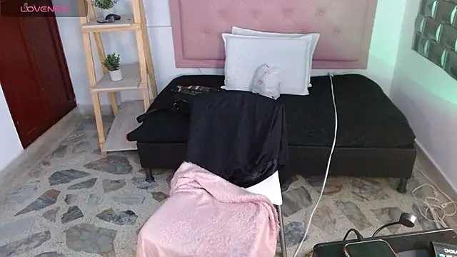 Brenda  222 online show from 03.03.26