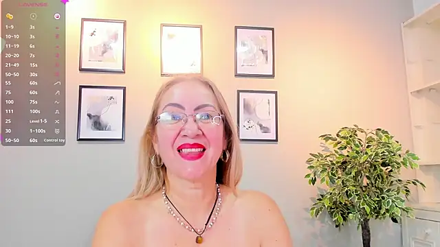 Victoria Firee online show from 04.19.26