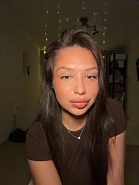 Snapshot of Fragile_Tease chatting on 03.21.26 Fragile Tease online show from 03.21.26