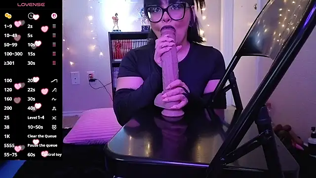 Snapshot of DigitalDiamondXO chatting on 03.27.26 DigitalDiamondXO online show from 03.27.26