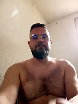 Snapshot of Enzo9911 chatting on 03.28.26 Enzo9911 online show from 03.28.26