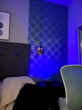 LilyBauer online show from 04.21.26