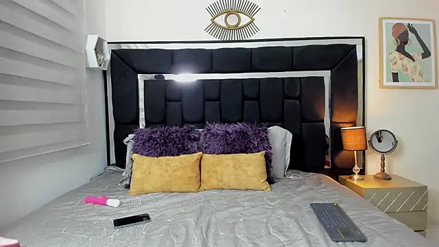 Tiana moon online show from 04.26.26