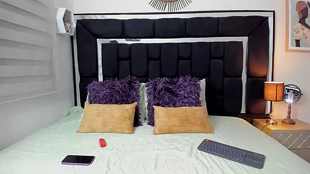 Tiana moon online show from 05.28.26