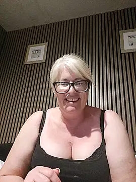 FlirtyFleur-x online show from 05.24.26