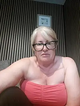 FlirtyFleur-x online show from 05.25.26