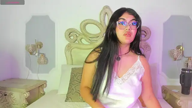 daphne aris online show from 03.14.26