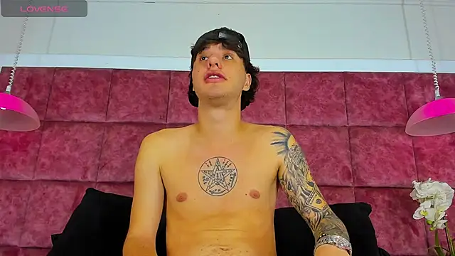 EXCLUSIVE8 online show from 03.06.26