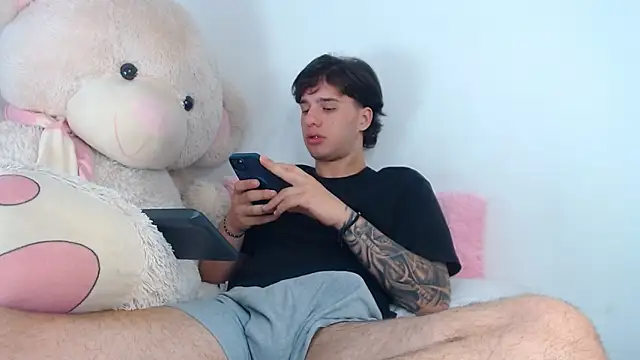 EXCLUSIVE8 online show from 05.09.26