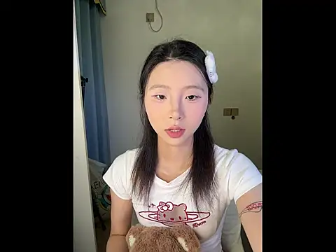 Snapshot of Y--F--LOVE chatting on 04.02.26 Y--F--LOVE online show from 04.02.26