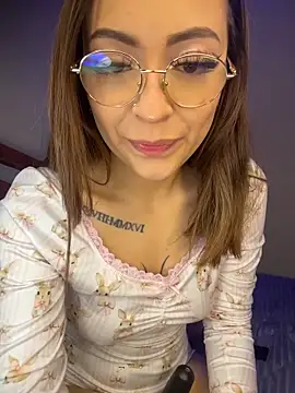 Snapshot of ailen_wood chatting on 03.13.26 ailen wood online show from 03.13.26