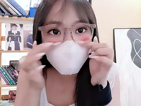 LeNaLyy online show from 03.17.26