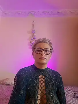 LunaBlaise online show from 05.05.26