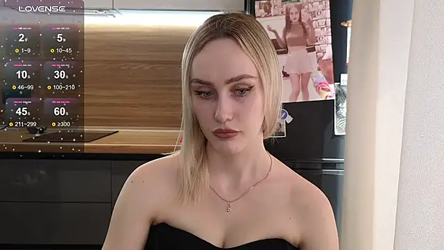 Snapshot of Bella_Villen chatting on 07.10.26 Bella Villen online show from 07.10.26