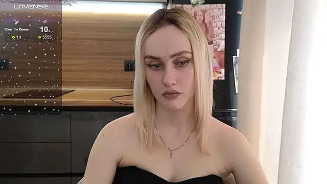 Snapshot of Bella_Villen chatting on 07.20.26 Bella Villen online show from 07.20.26