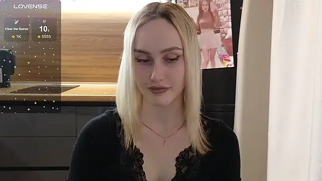 Snapshot of Bella_Villen chatting on 07.23.26 Bella Villen online show from 07.23.26